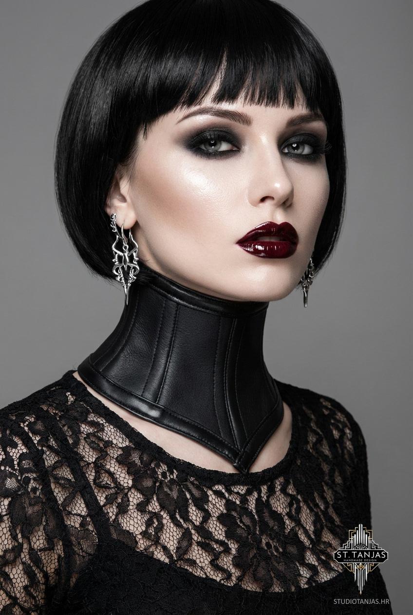 URALIA Leather Neck Corset