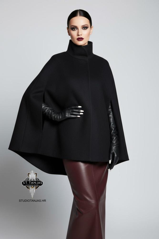 AGATHA woolen cape
