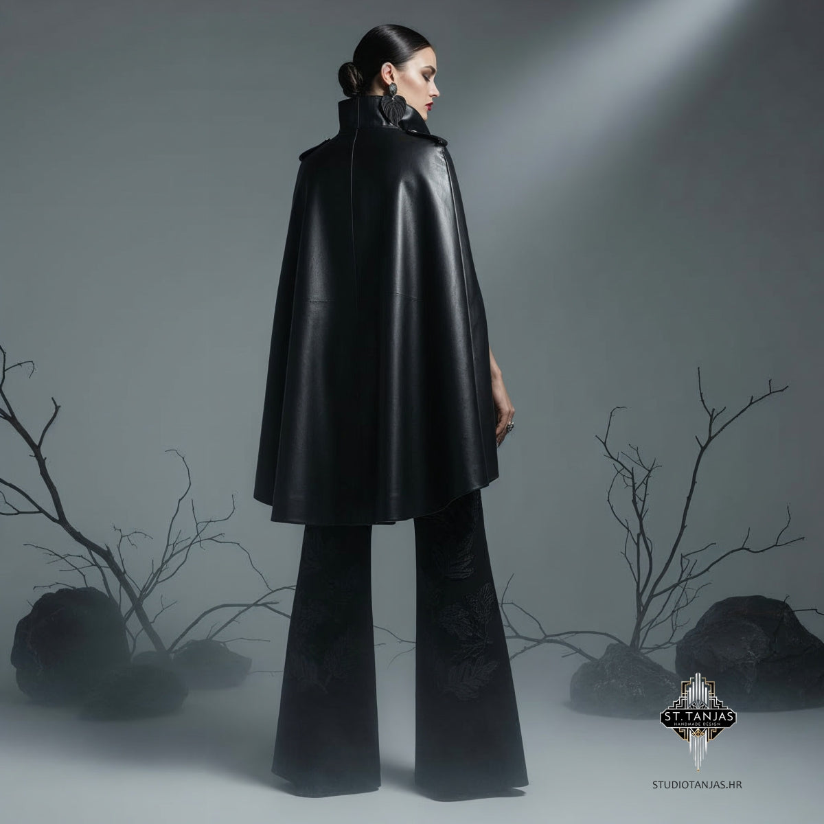 VAMPYRA Cape