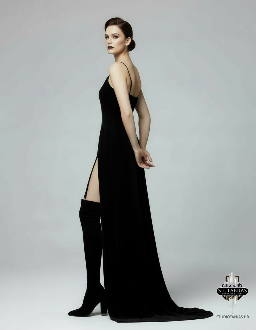 NOCTYRA Velvet Dress